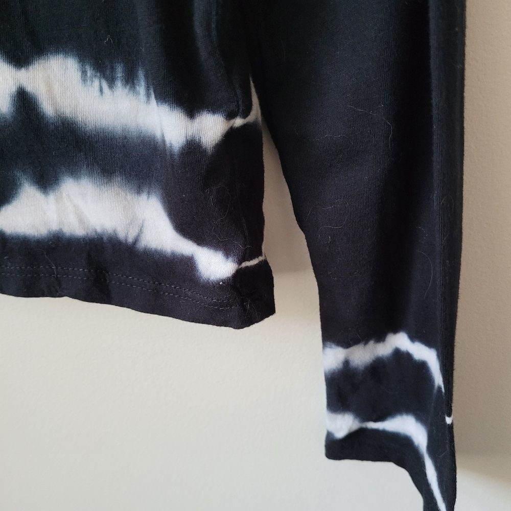 WILD FABLE Boho Tie Dye Long Sleeve Boxy Crop Top Tee Shirt Size M Black White - Picture 9 of 10